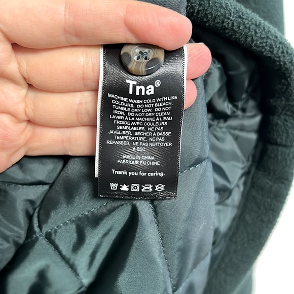 Aritzia TNA scarab dark green Virgil polar padded shirt jacket sz 2 preloved - Picture 4 of 13